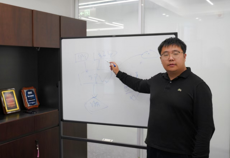 1753683623520897tWJF.jpg 吕展.jpg