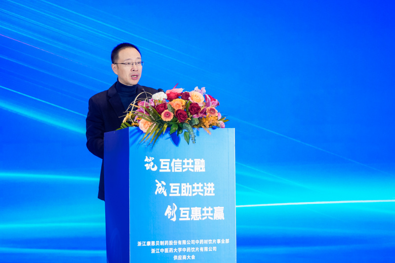 17536849924468128kKJ.jpg 章龙.jpg